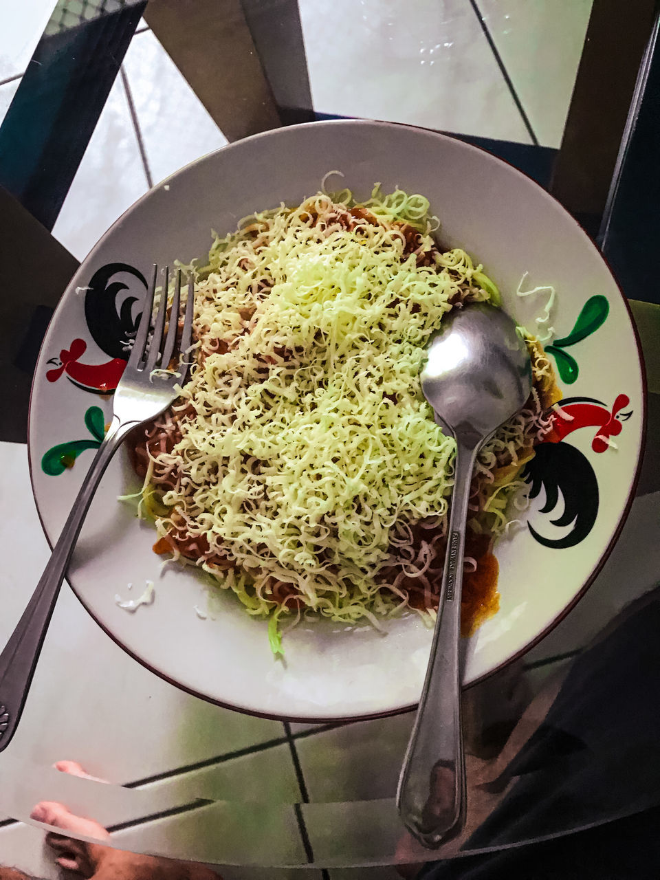 HIGH ANGLE VIEW OF FOOD SERVED IN PLATE