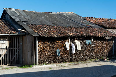 Facade of a brickworks with wooden walls in maragogipinho, aratuipe district in bahia.