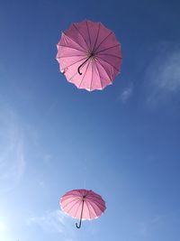 Flying umbrellas 