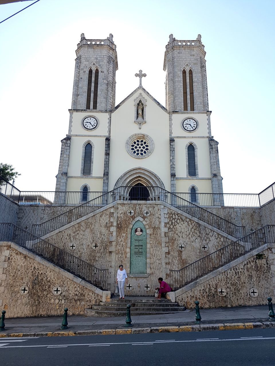 religion, place of worship, built structure, architecture, spirituality, real people, building exterior, day, men, history, women, leisure activity, travel destinations, outdoors, large group of people, sky, lifestyles, clear sky, people