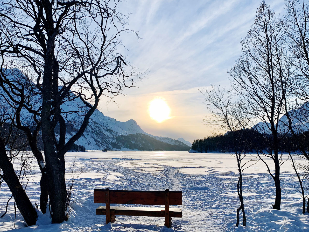 SCENIC VIEW OF SNOW COVERED MOUNTAIN AGAINST SKY