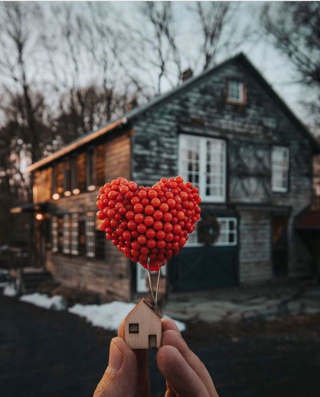 MIDSECTION OF PERSON HOLDING STRAWBERRIES