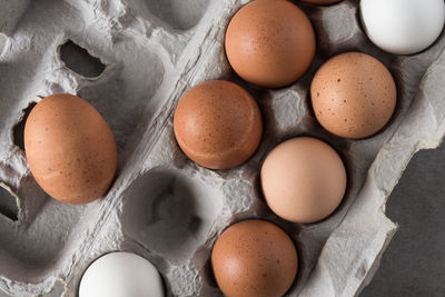 Egg eggs in carton