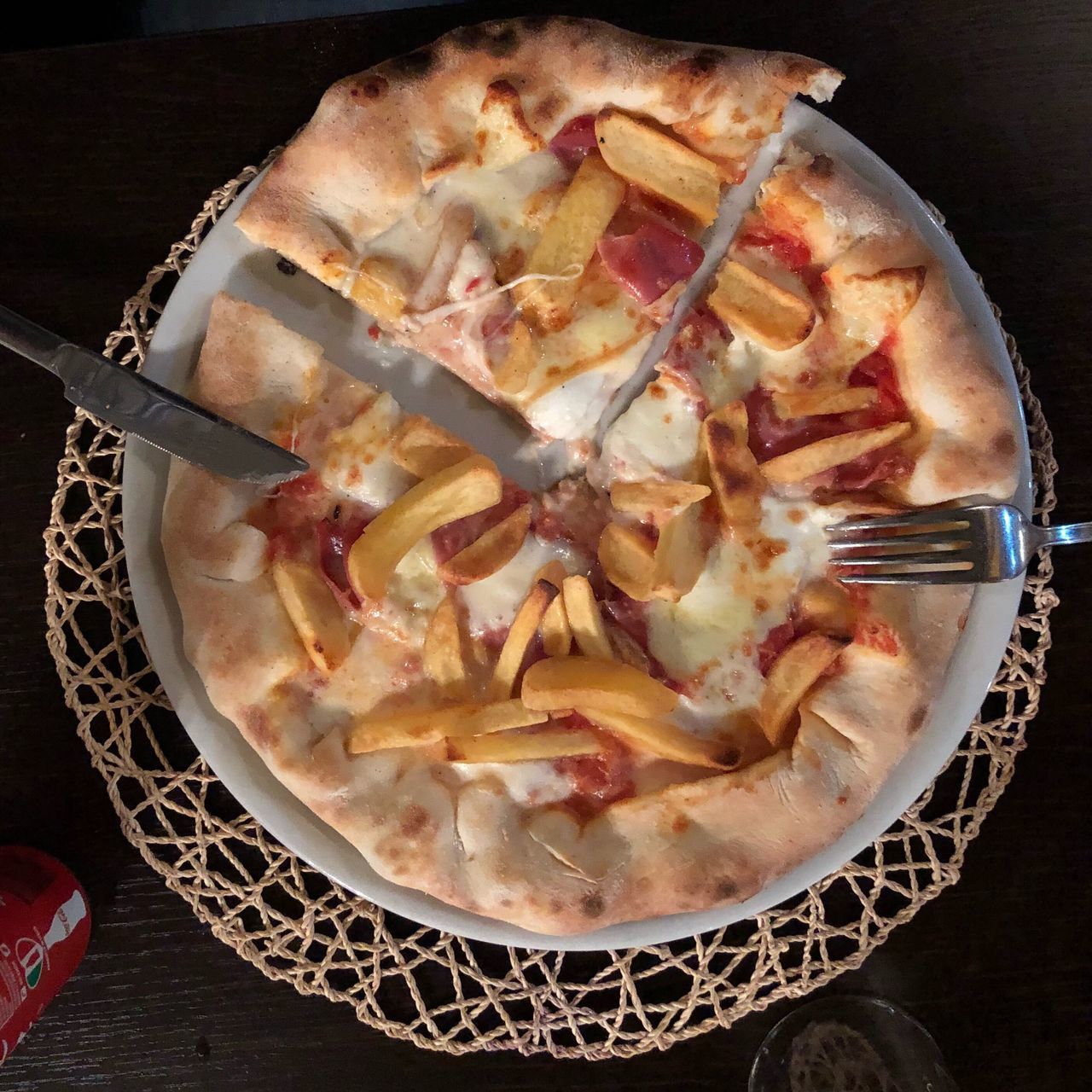 HIGH ANGLE VIEW OF FOOD IN PLATE