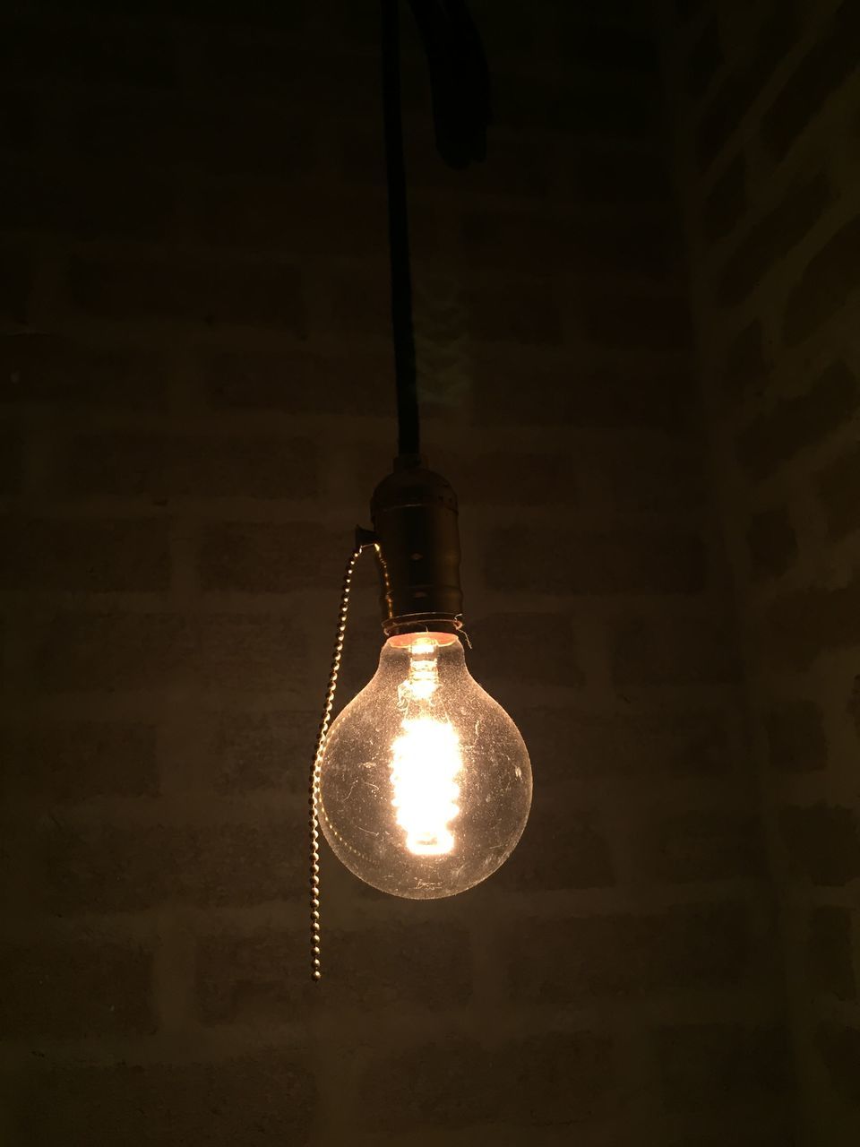 illuminated, lighting equipment, night, electricity, glowing, indoors, light bulb, electric light, light - natural phenomenon, close-up, dark, lit, hanging, electric lamp, darkroom, low angle view, copy space, no people, light, focus on foreground