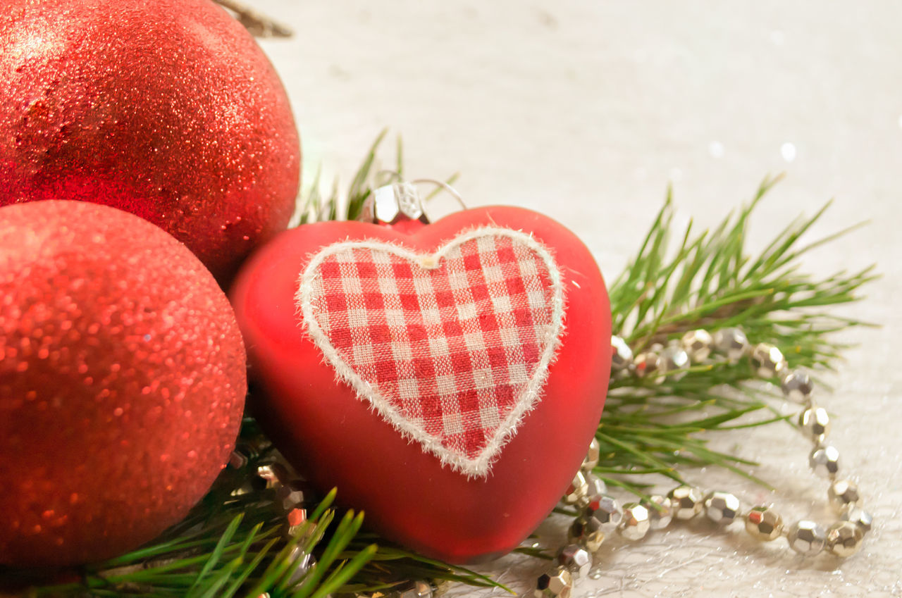 Christmas; background; tree; xmas; white; red; new; holiday; year; decoration; wood; card; frame; border; celebration; ball; noel; merry; spruce; wooden; space; garland; winter; branch; happy; green; color; view; greeting; traditional; shiny; decor; heart