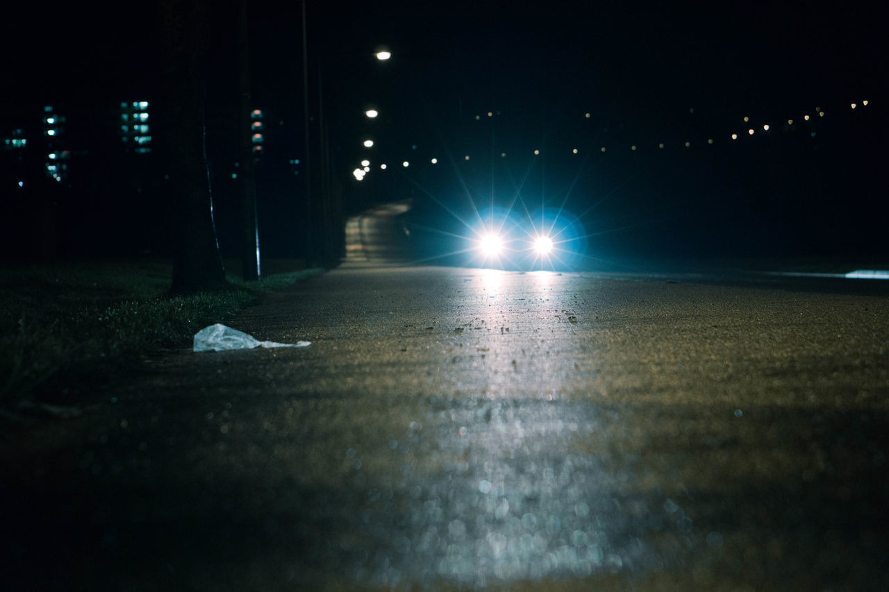 ILLUMINATED STREET LIGHT