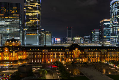 Tokyo station night view