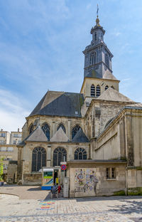 Buildings in city