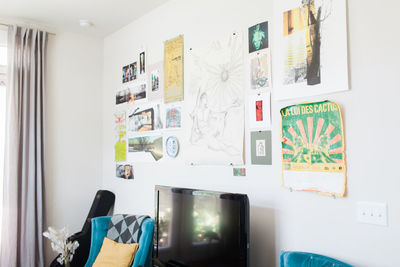 Text on wall at home