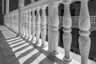 Columns in row