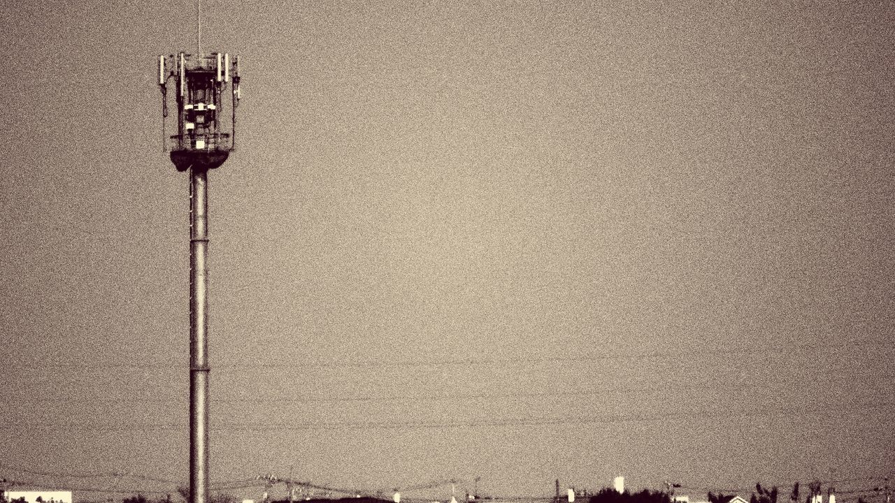 technology, copy space, sky, connection, nature, communication, day, no people, electricity, architecture, floodlight, clear sky, built structure, lighting equipment, outdoors, pole, power supply