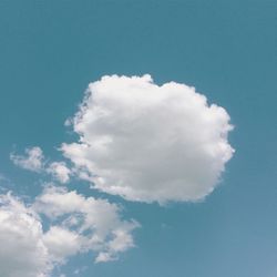 Low angle view of cloudy sky