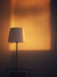 Illuminated electric lamp