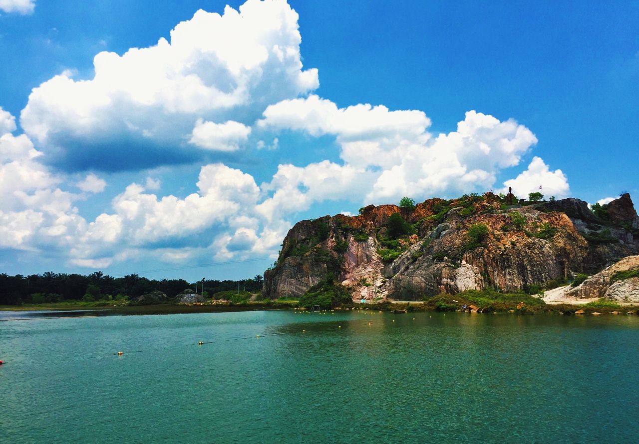 SCENIC VIEW OF CALM SEA AGAINST SKY