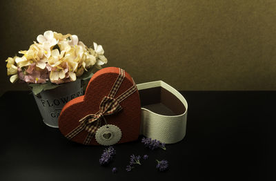 Close-up of rose bouquet on table