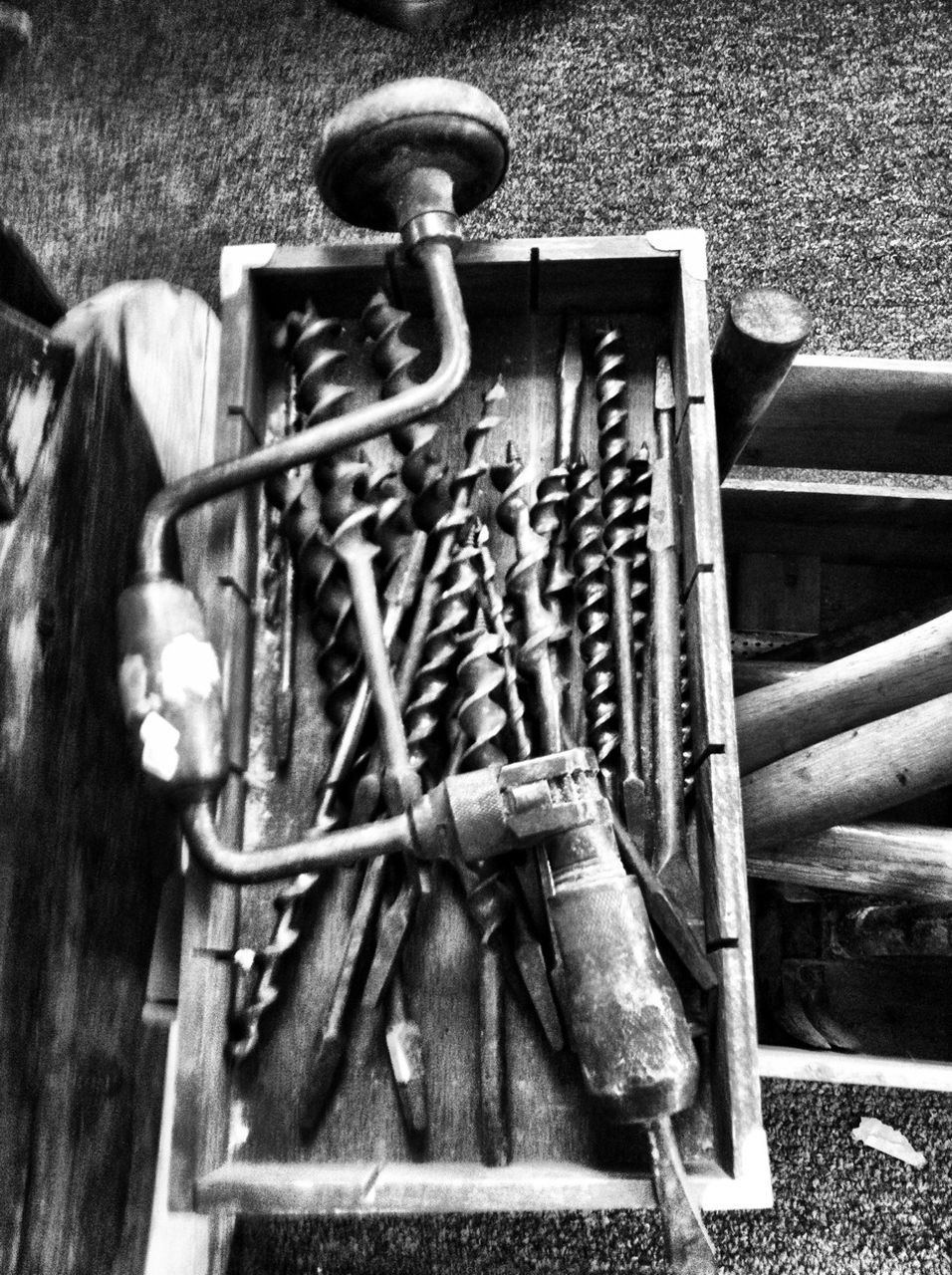 metal, metallic, close-up, rusty, old, no people, security, outdoors, day, chain, protection, safety, machinery, machine part, old-fashioned, equipment, abandoned, lock, run-down, padlock