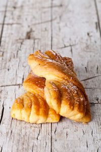 Close-up of bread on cutting board