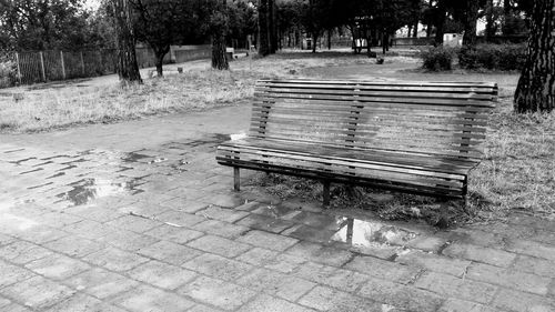 Empty bench in park