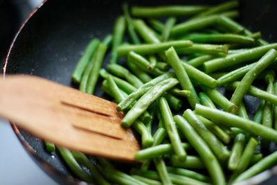 Preparing green beans