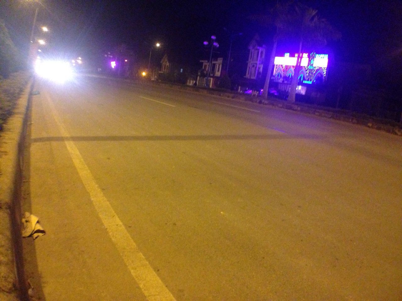 EMPTY ROAD AT NIGHT