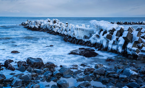 Tetrapods with snow