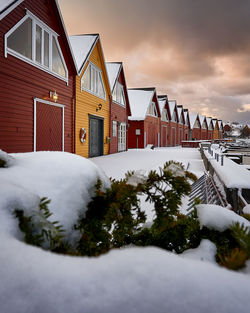The picturesque fishing village of alnes on godøy, sunnmøre, møre og romsdal, norway.