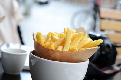 Close-up of bread in bowl on table