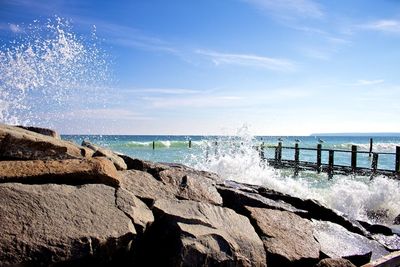 Waves splashing on rocks