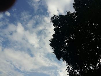 Low angle view of cloudy sky