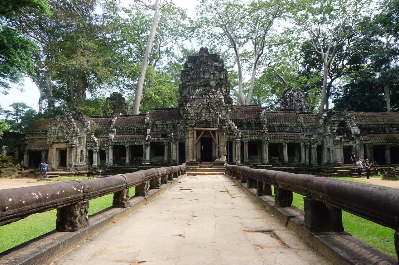 Centered temple