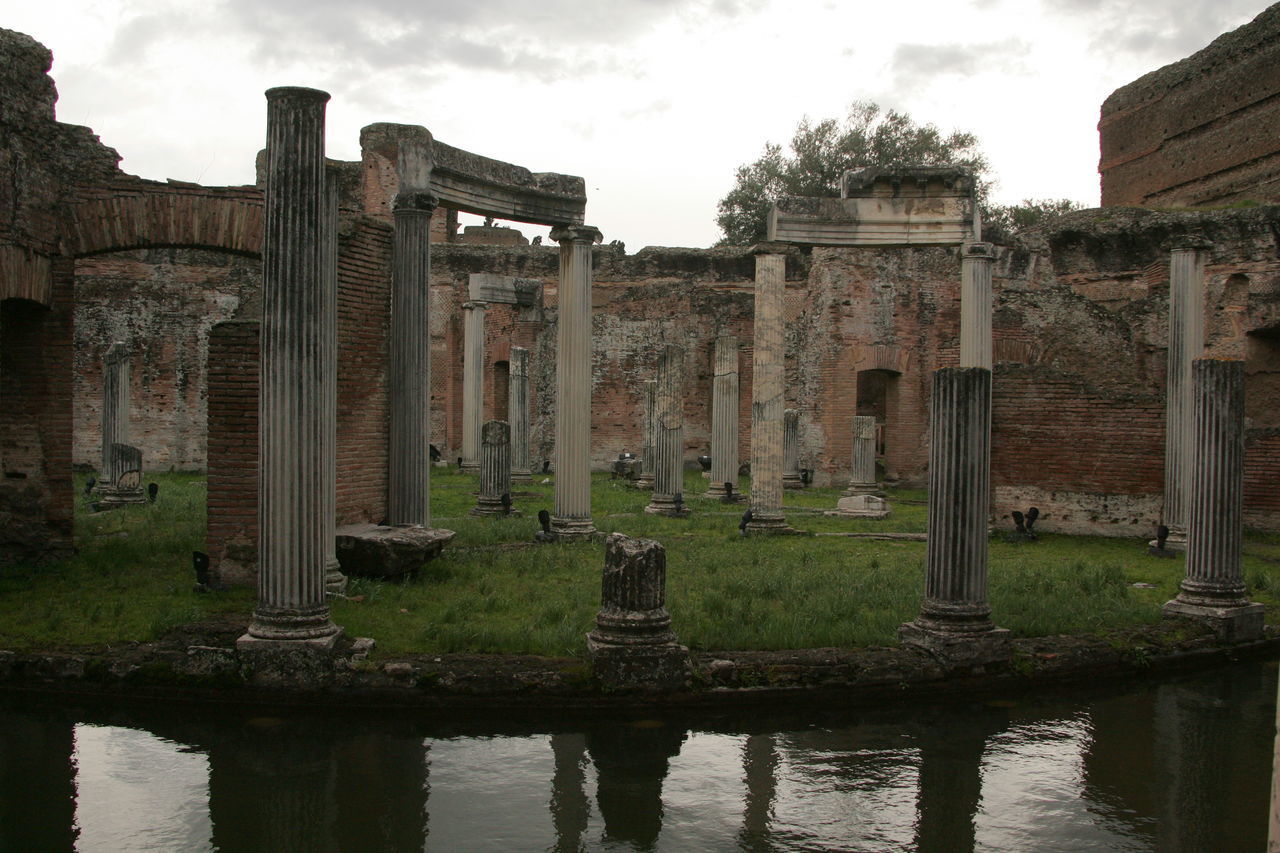 OLD RUIN BUILDING