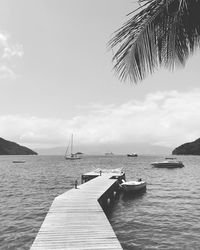 Scenic view of sea against sky on ilha grande rio de janeiro 