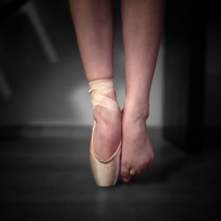 Ballet dancer on toetip