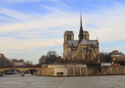 Notre dame cathedral de paris taken from seine river