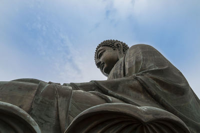 Tian tan big buddha statue on lantau island, hong kong