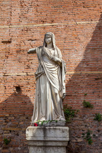 Ancient ruins of the house of the vestal virgins at the roman forum in rome