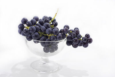 Close-up of grapes in glass bowl