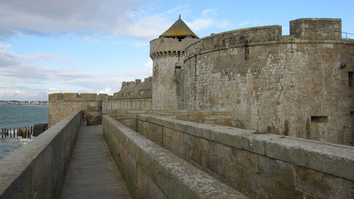 View of fort against sky