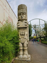 Statue against sky