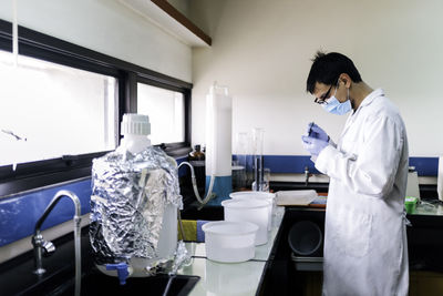 Male scientist working in the laboratory