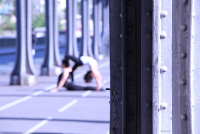 Training on the bir-hakeim bridge