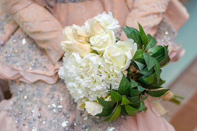 Close-up of white ose bouquet