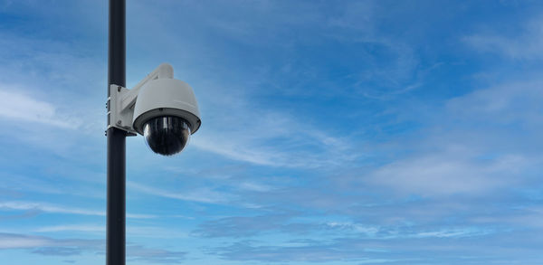 Real time modern online security cctv cameras surveillance system. outdoor video surveillance camera