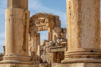 Old ruins of temple in jerash, jordan