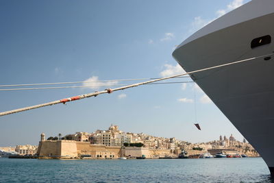 Cruise ship moored in grand harbour. valletta. malta