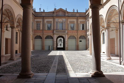 Piacenza, colonnade access to the hall of palazzo anguizzola di grazzano sec. 17th.