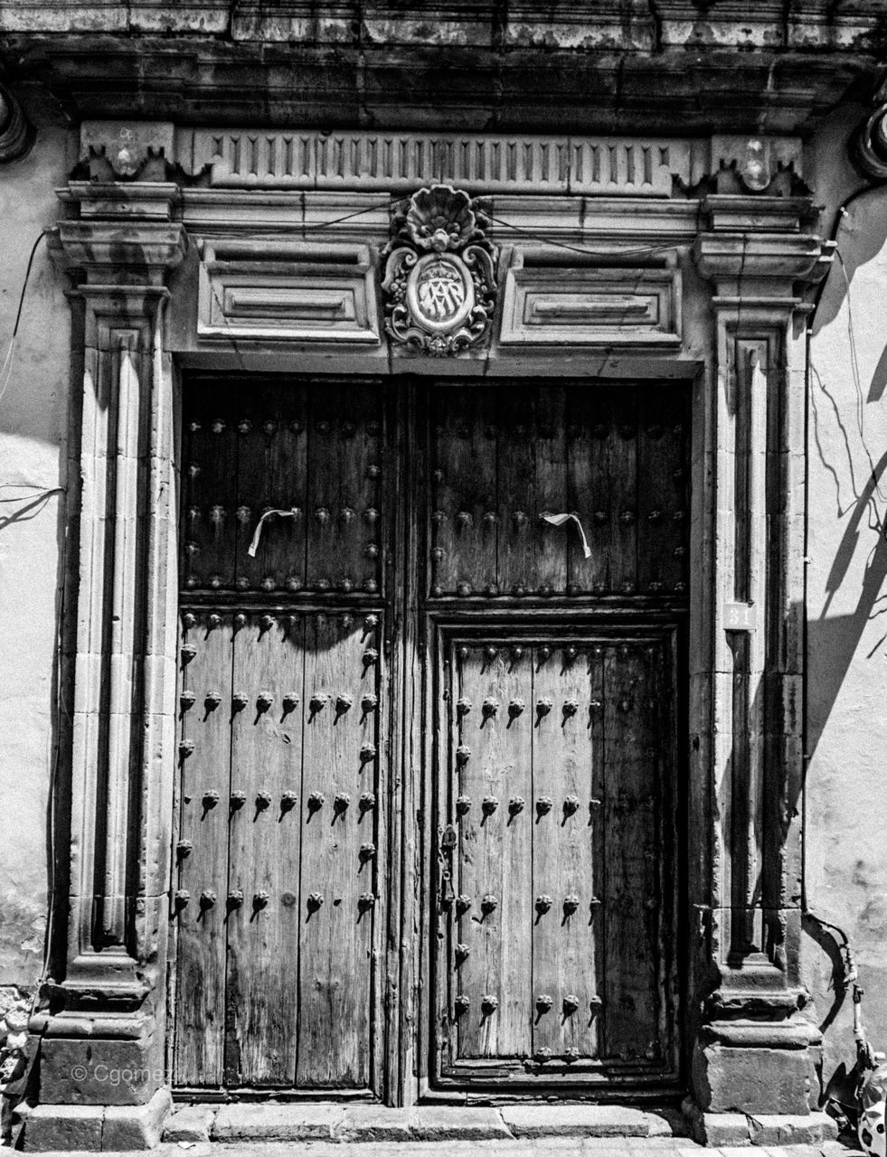 LOW ANGLE VIEW OF OLD BUILDING