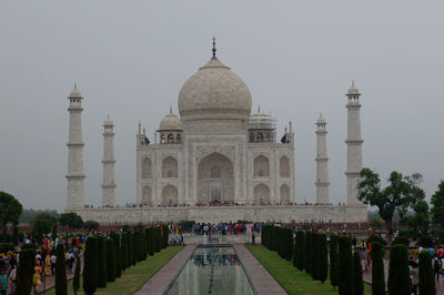 Taj mahal against sky