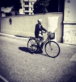 Bicycle on street in city